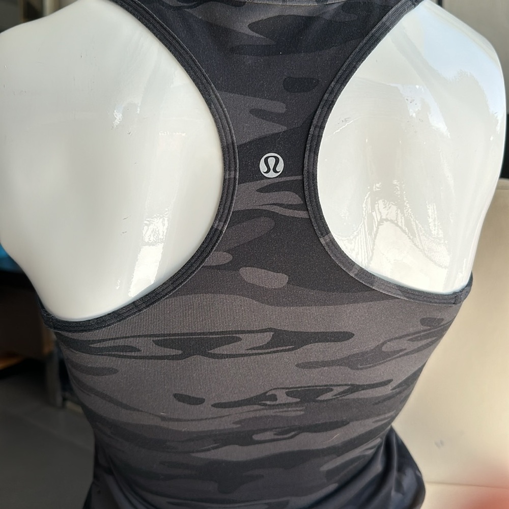 Lululemon sz 6 racerback tank